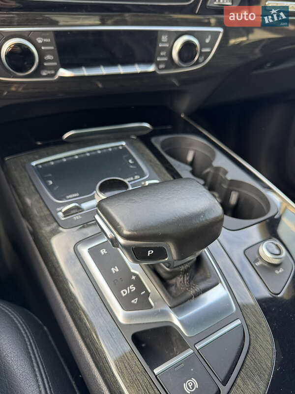 Позашляховик / Кросовер Audi Q7 2018 в Києві фото 29 Позашляховик / Кросовер Audi Q7 2018 в Києві