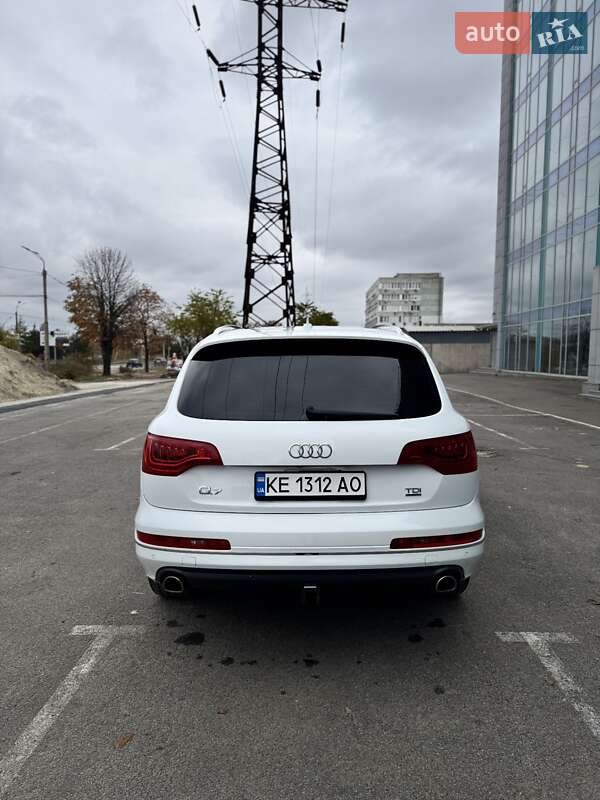 Внедорожник / Кроссовер Audi Q7 2014 в Днепре