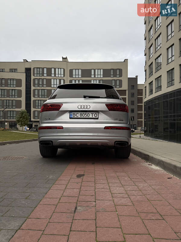 Позашляховик / Кросовер Audi Q7 2017 в Львові