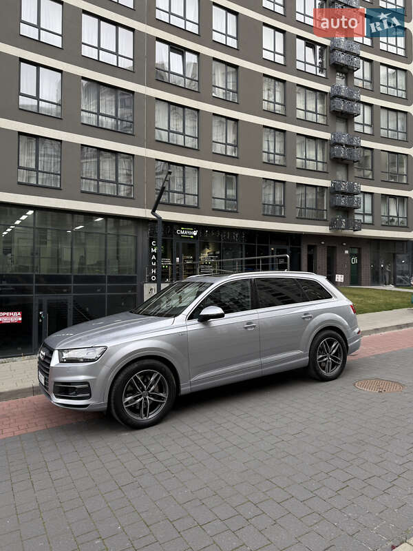 Позашляховик / Кросовер Audi Q7 2017 в Львові