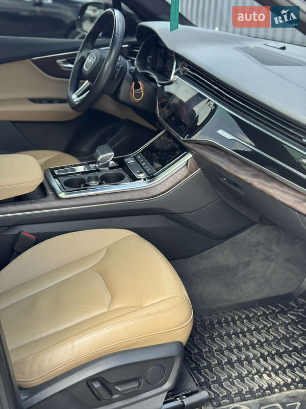 Позашляховик / Кросовер Audi Q7 2020 в Києві фото 27 Позашляховик / Кросовер Audi Q7 2020 в Києві