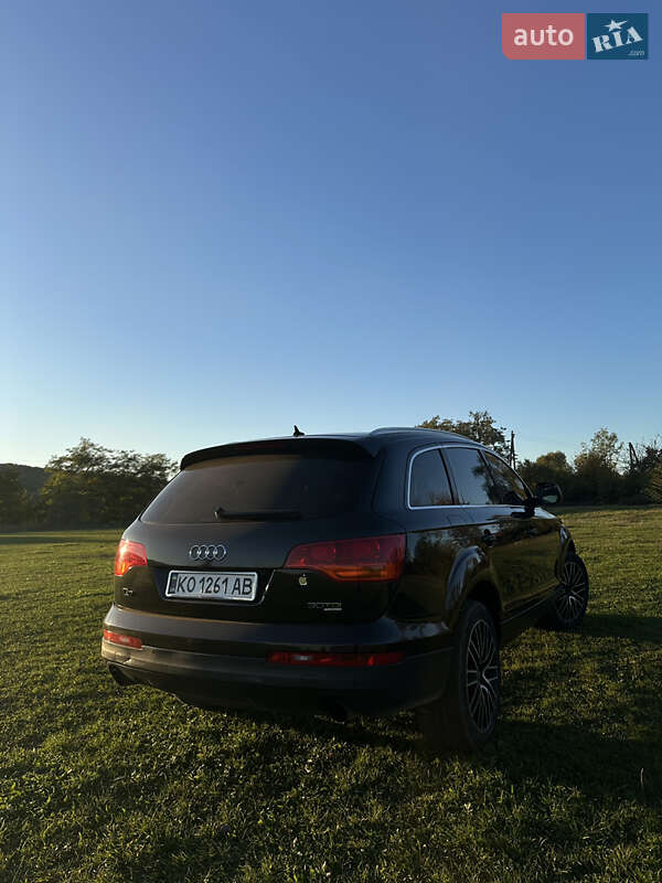 Внедорожник / Кроссовер Audi Q7 2008 в Ужгороде