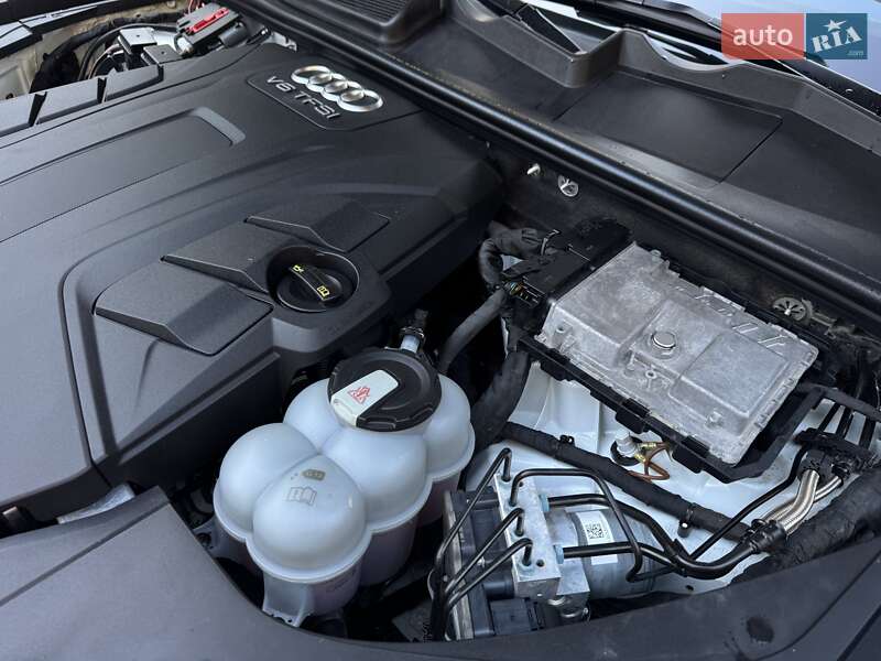 Внедорожник / Кроссовер Audi Q7 2017 в Черновцах