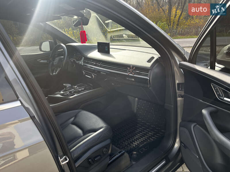 Внедорожник / Кроссовер Audi Q7 2016 в Тячеве фото 9 Внедорожник / Кроссовер Audi Q7 2016 в Тячеве