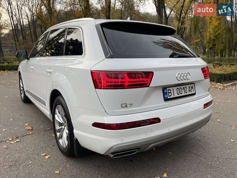 Внедорожник / Кроссовер Audi Q7 2015 в Киеве