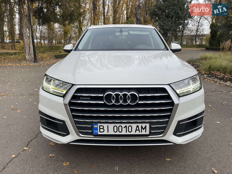 Внедорожник / Кроссовер Audi Q7 2015 в Киеве