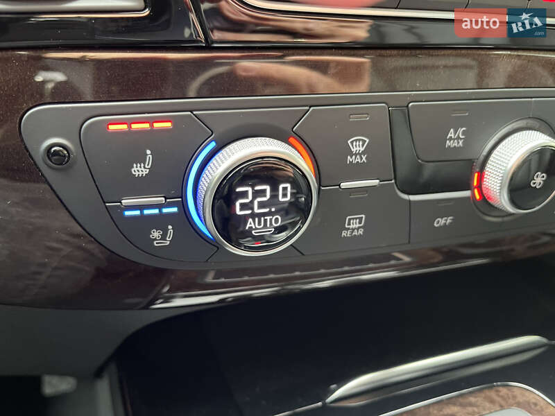 Внедорожник / Кроссовер Audi Q7 2015 в Киеве