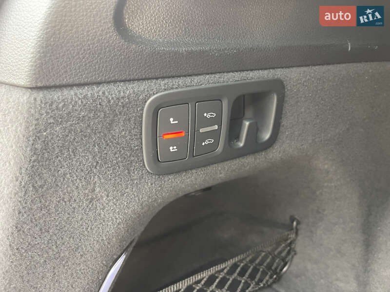 Внедорожник / Кроссовер Audi Q7 2015 в Киеве