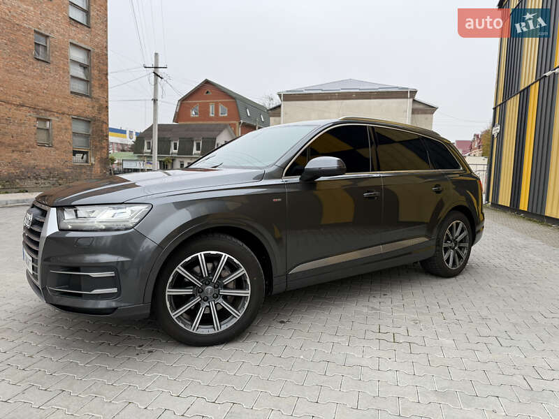 Внедорожник / Кроссовер Audi Q7 2016 в Баре