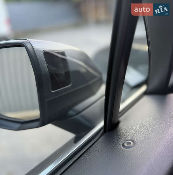 Внедорожник / Кроссовер Audi Q7 2016 в Баре