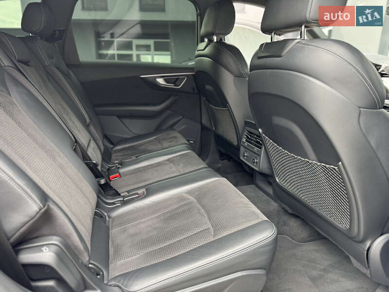 Внедорожник / Кроссовер Audi Q7 2020 в Мукачево