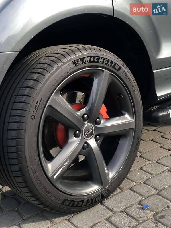 Позашляховик / Кросовер Audi Q7 2015 в Львові