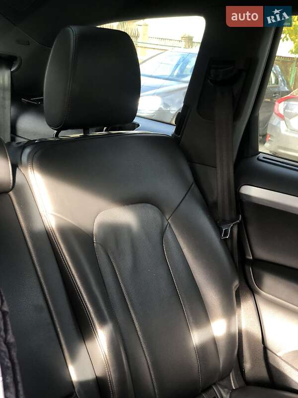 Позашляховик / Кросовер Audi Q7 2015 в Львові