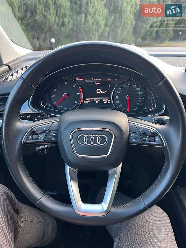 Позашляховик / Кросовер Audi Q7 2016 в Львові