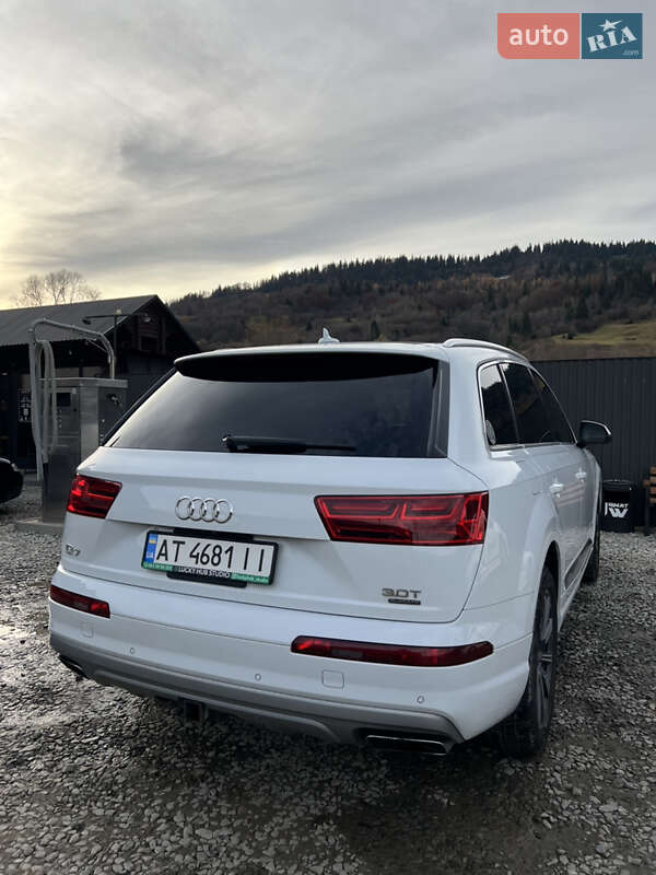 Внедорожник / Кроссовер Audi Q7 2017 в Рахове
