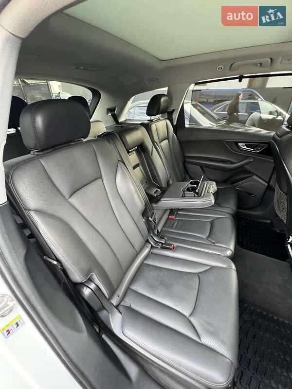 Внедорожник / Кроссовер Audi Q7 2017 в Рахове