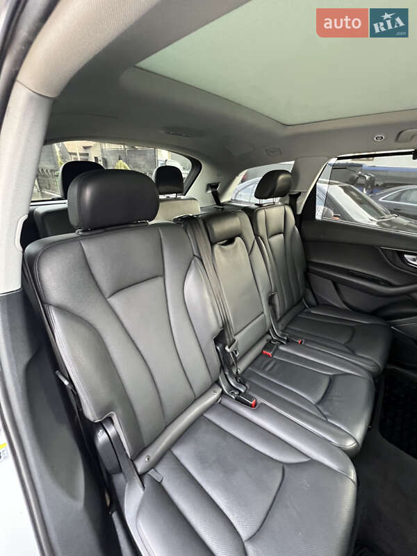 Внедорожник / Кроссовер Audi Q7 2017 в Рахове