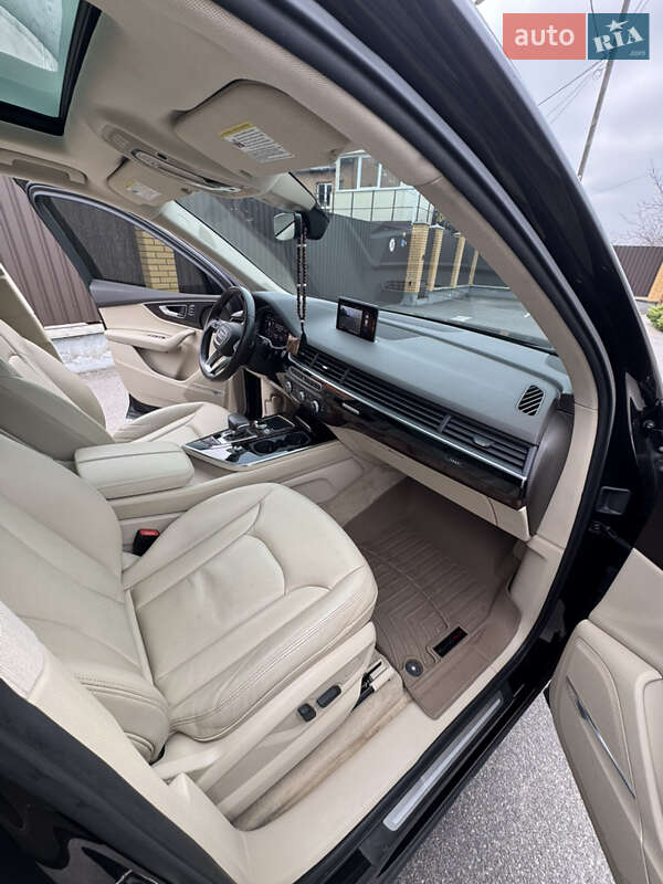 Позашляховик / Кросовер Audi Q7 2018 в Вінниці