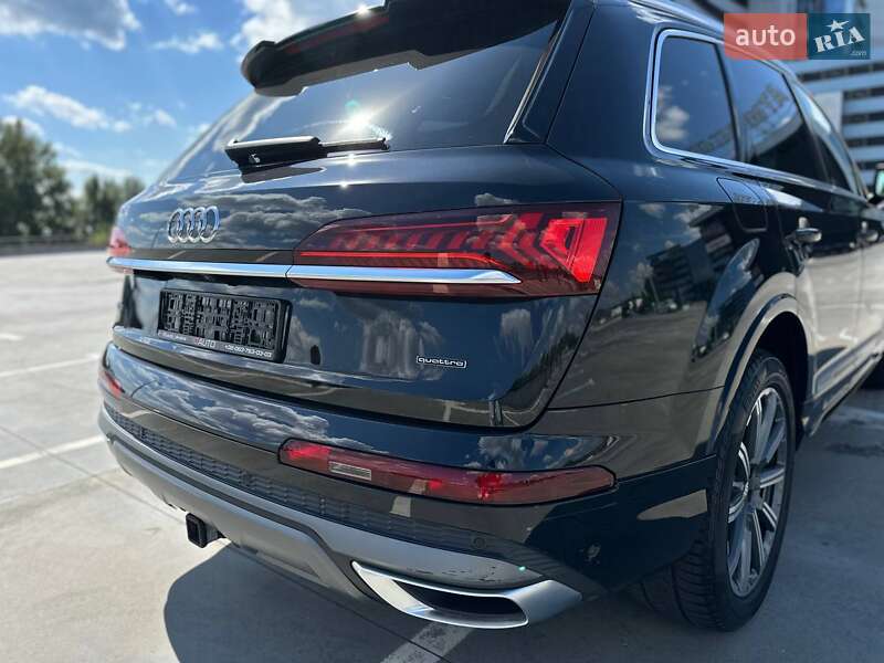 Позашляховик / Кросовер Audi Q7 2019 в Києві