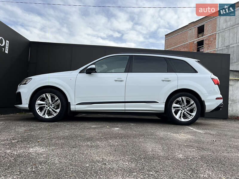 Позашляховик / Кросовер Audi Q7 2022 в Львові