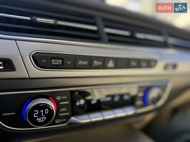 Внедорожник / Кроссовер Audi Q7 2016 в Киеве