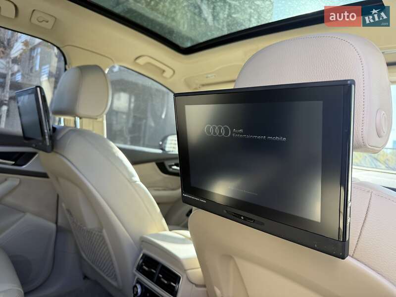 Внедорожник / Кроссовер Audi Q7 2016 в Киеве