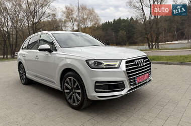 Внедорожник / Кроссовер Audi Q7 2017 в Новояворовске