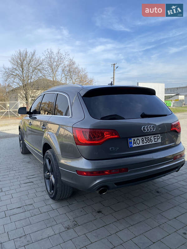 Позашляховик / Кросовер Audi Q7 2011 в Виноградові