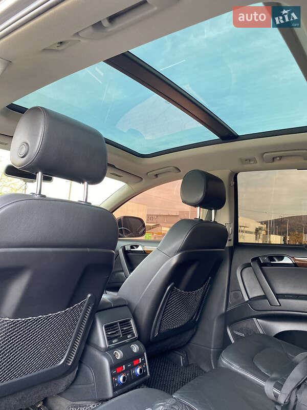 Позашляховик / Кросовер Audi Q7 2011 в Виноградові