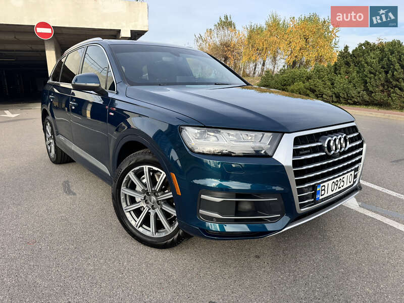 Позашляховик / Кросовер Audi Q7 2018 в Києві
