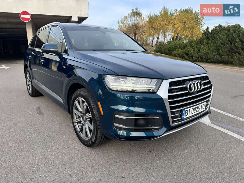Позашляховик / Кросовер Audi Q7 2018 в Києві
