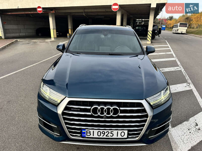 Позашляховик / Кросовер Audi Q7 2018 в Києві