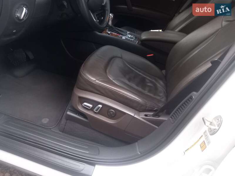 Внедорожник / Кроссовер Audi Q7 2015 в Мукачево