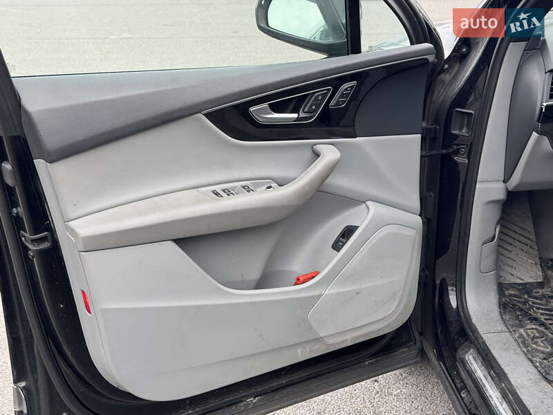 Позашляховик / Кросовер Audi Q7 2017 в Львові фото 8 Позашляховик / Кросовер Audi Q7 2017 в Львові