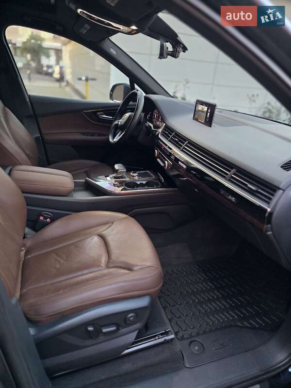 Позашляховик / Кросовер Audi Q7 2016 в Черкасах фото 13 Позашляховик / Кросовер Audi Q7 2016 в Черкасах