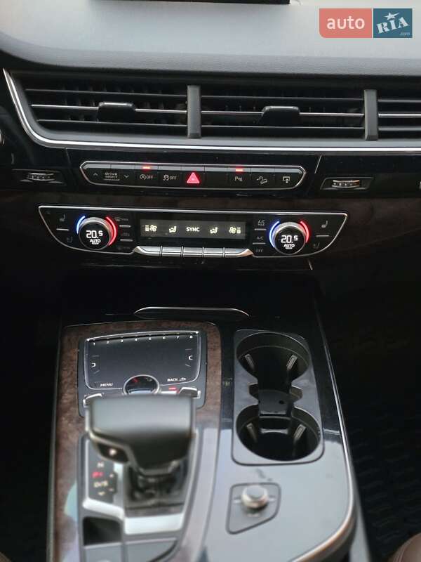 Позашляховик / Кросовер Audi Q7 2016 в Черкасах фото 17 Позашляховик / Кросовер Audi Q7 2016 в Черкасах