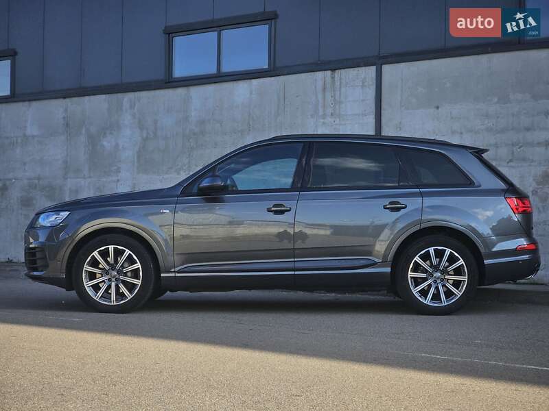 Внедорожник / Кроссовер Audi Q7 2019 в Киеве