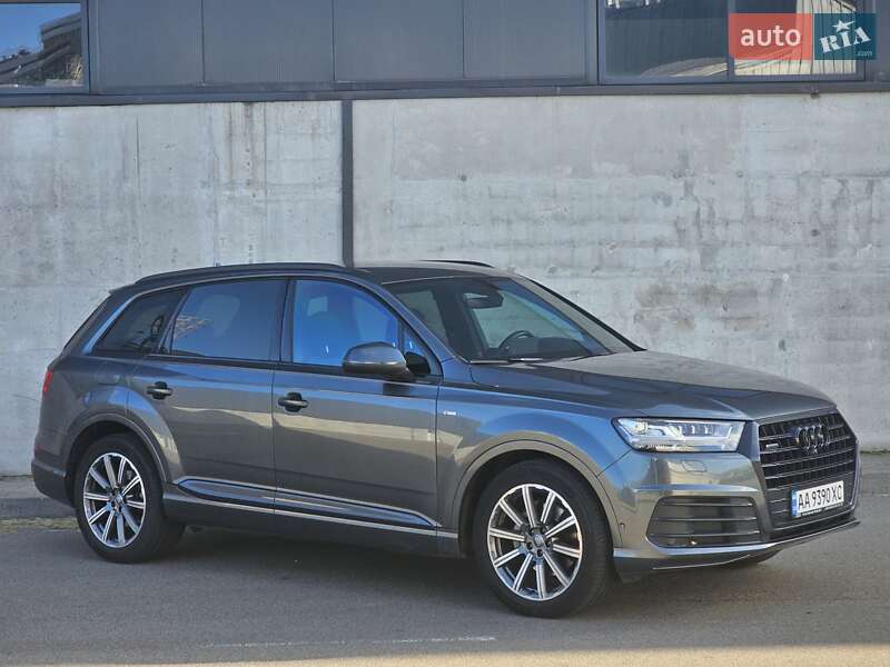 Внедорожник / Кроссовер Audi Q7 2019 в Киеве
