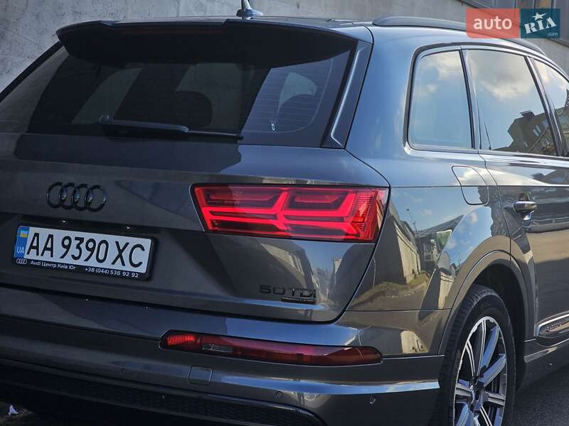 Внедорожник / Кроссовер Audi Q7 2019 в Киеве