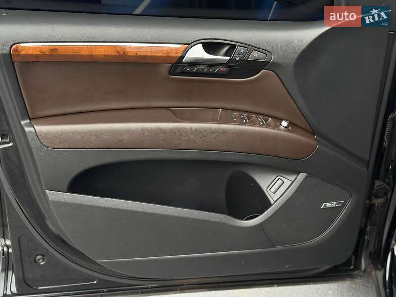 Позашляховик / Кросовер Audi Q7 2015 в Запоріжжі