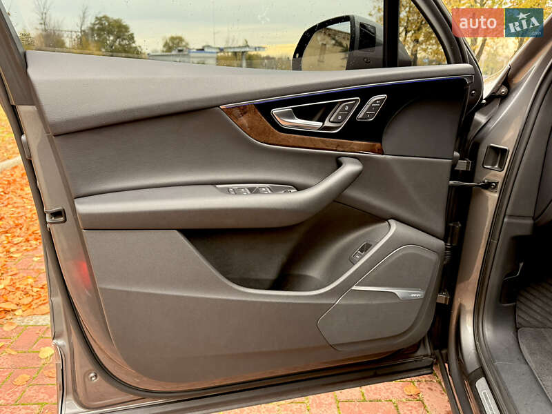 Позашляховик / Кросовер Audi Q7 2016 в Харкові фото 23 Позашляховик / Кросовер Audi Q7 2016 в Харкові