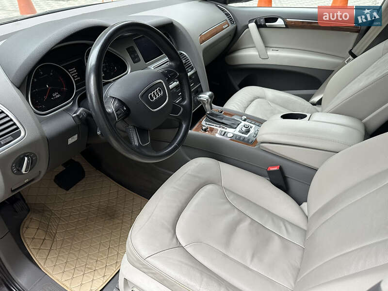 Внедорожник / Кроссовер Audi Q7 2015 в Киеве
