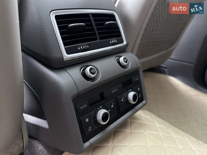 Внедорожник / Кроссовер Audi Q7 2015 в Киеве