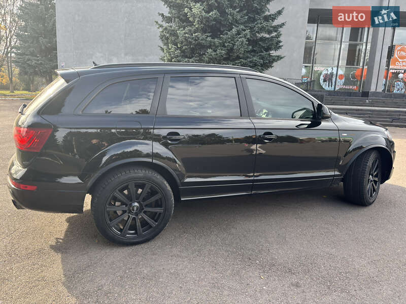 Позашляховик / Кросовер Audi Q7 2013 в Києві