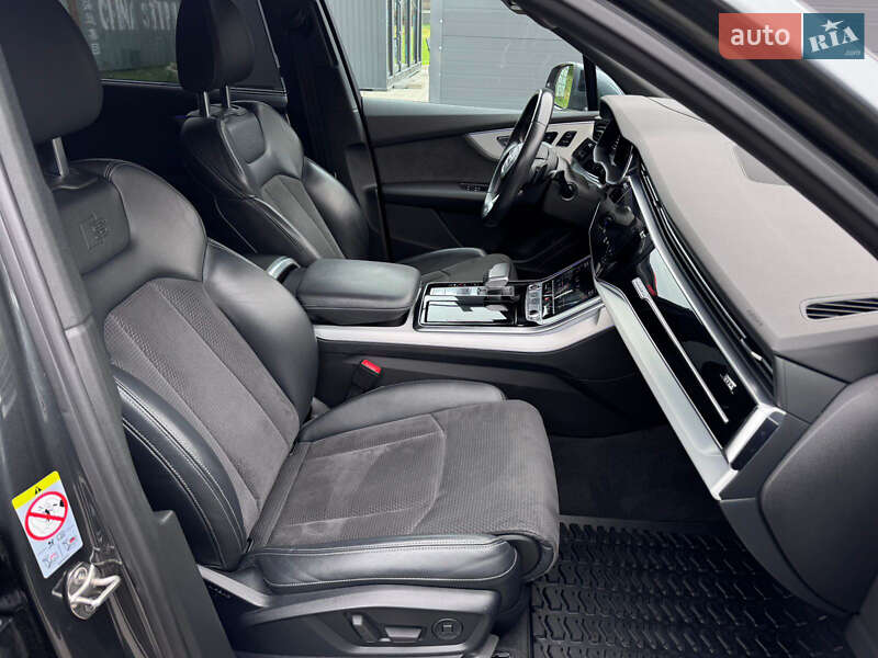 Позашляховик / Кросовер Audi Q7 2022 в Тячеві