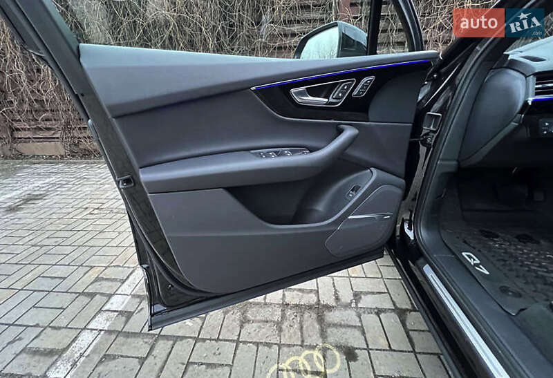 Позашляховик / Кросовер Audi Q7 2018 в Києві фото 36 Позашляховик / Кросовер Audi Q7 2018 в Києві