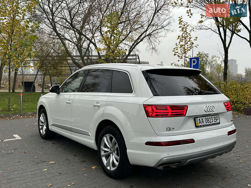 Внедорожник / Кроссовер Audi Q7 2017 в Киеве