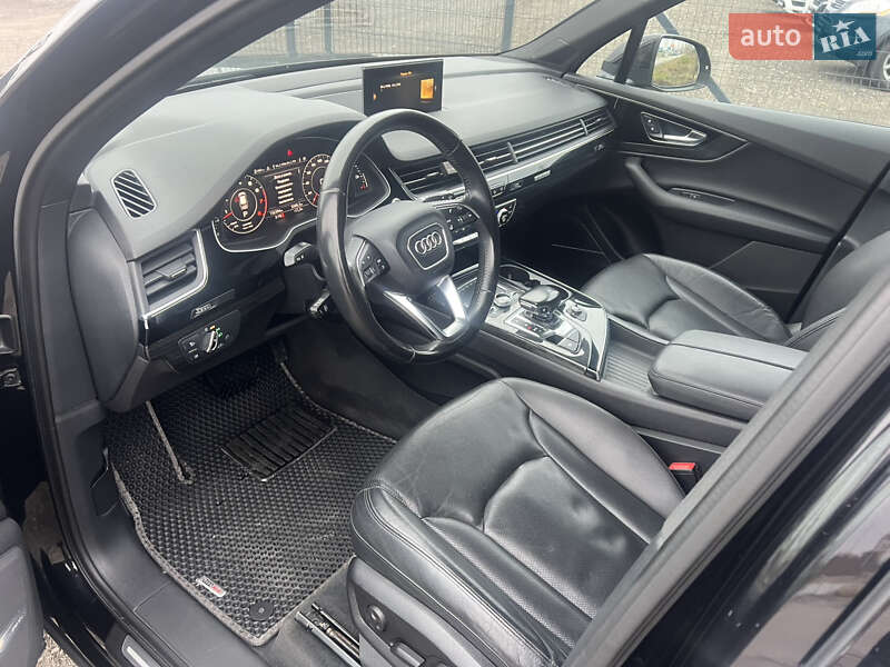 Внедорожник / Кроссовер Audi Q7 2016 в Киеве