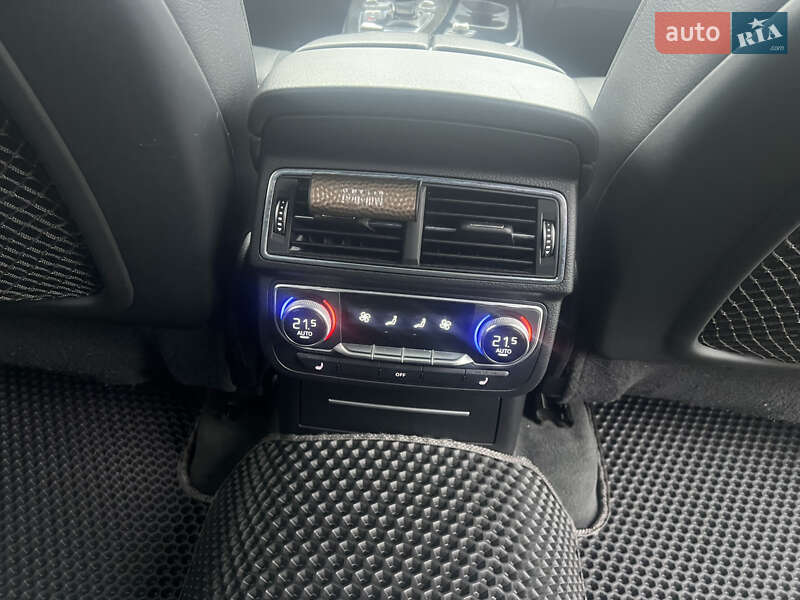 Внедорожник / Кроссовер Audi Q7 2016 в Киеве