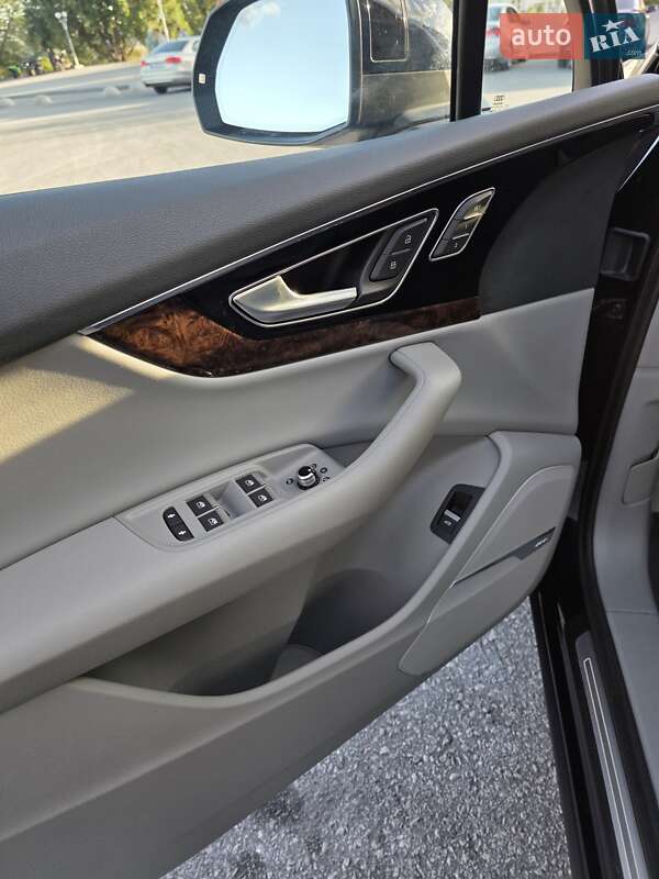 Внедорожник / Кроссовер Audi Q7 2017 в Запорожье